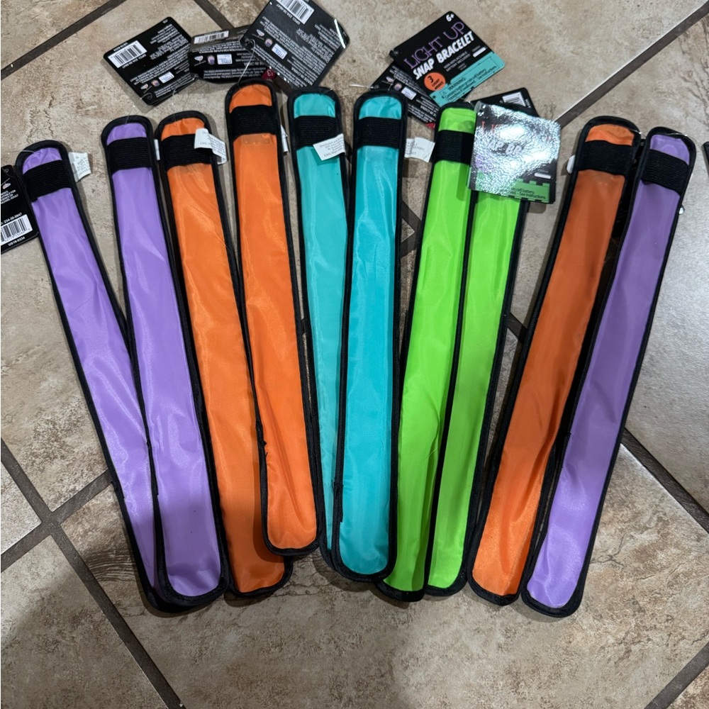 NWT-slap wrist in multiple color
